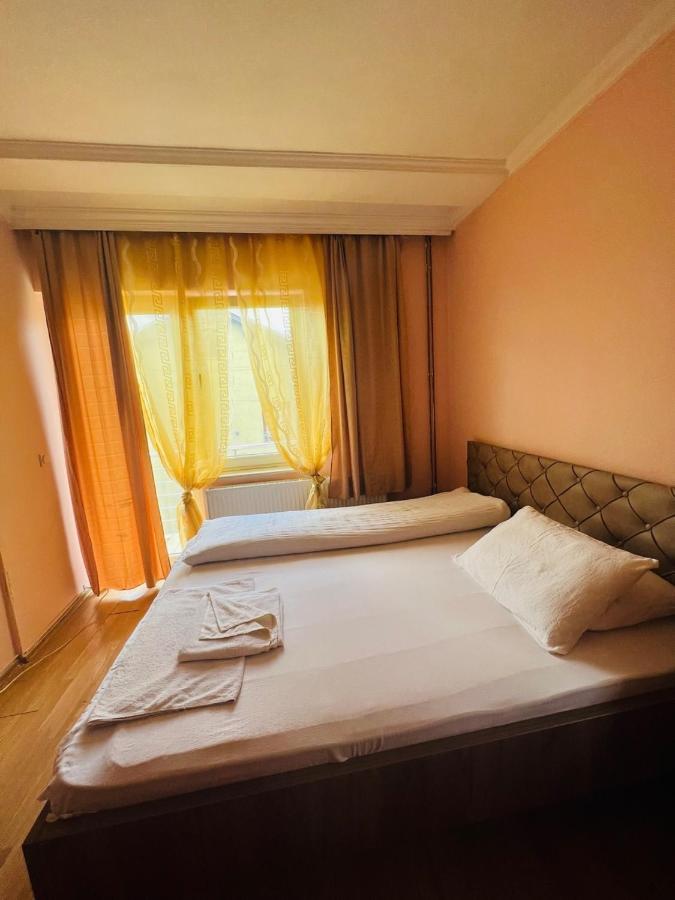 Guest House Velania Pristina Exterior photo