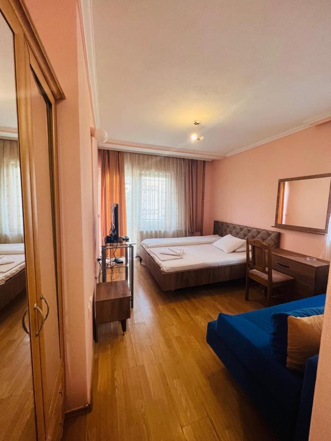 Guest House Velania Pristina Exterior photo