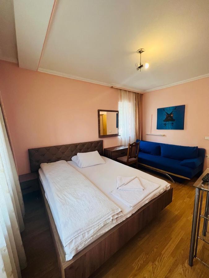 Guest House Velania Pristina Exterior photo