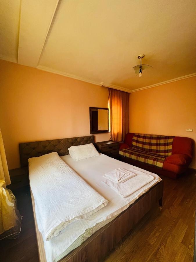Guest House Velania Pristina Exterior photo